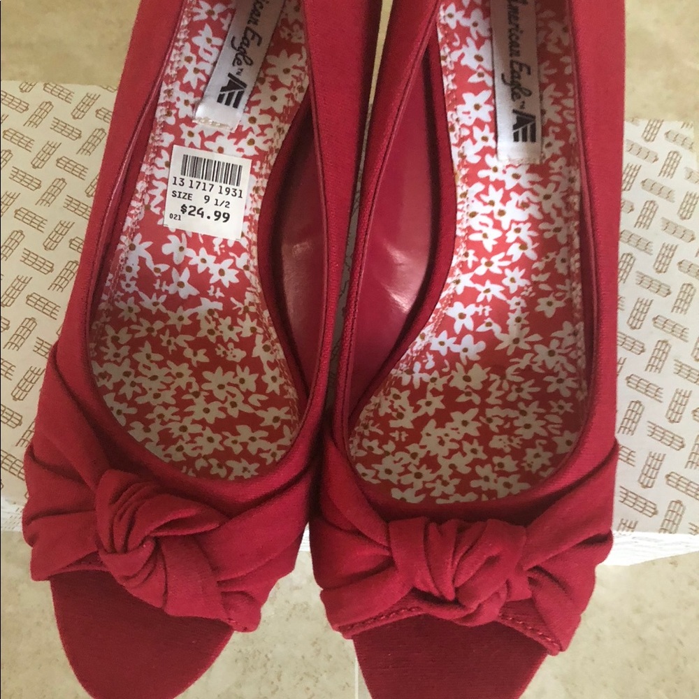 Shoes - Picture 4 of 5